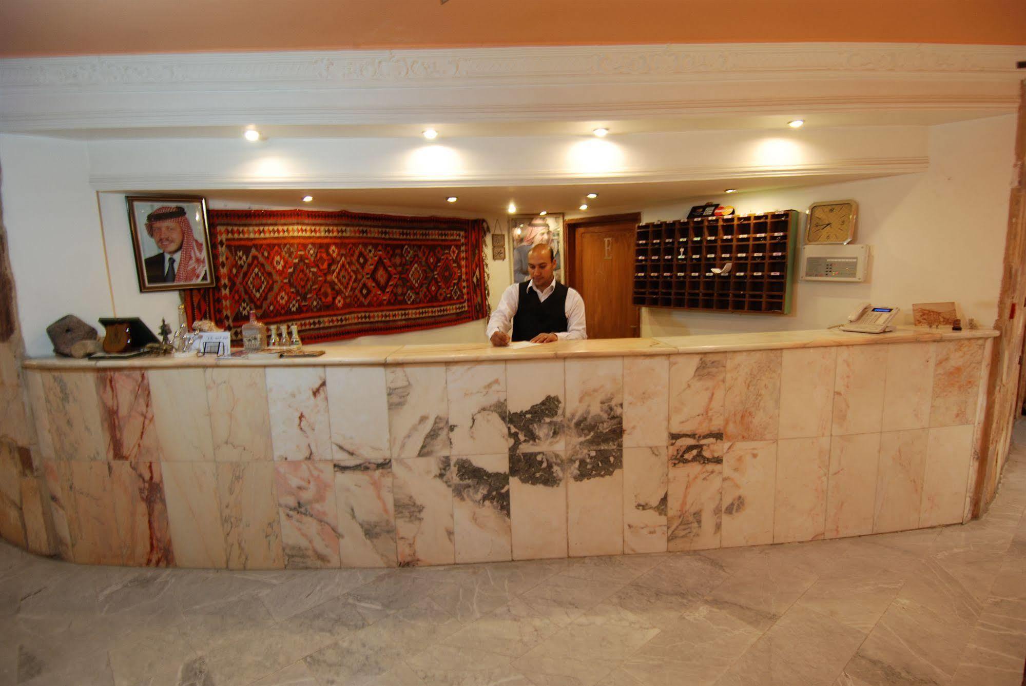 Al Rashid Hotel Wadi Musa Exterior photo