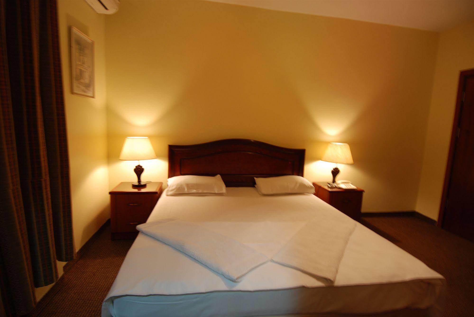 Al Rashid Hotel Wadi Musa Exterior photo